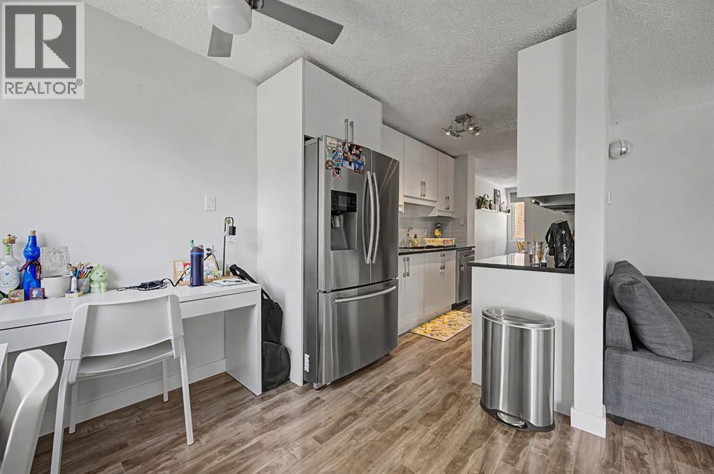 4405 33 Avenue SW - 4