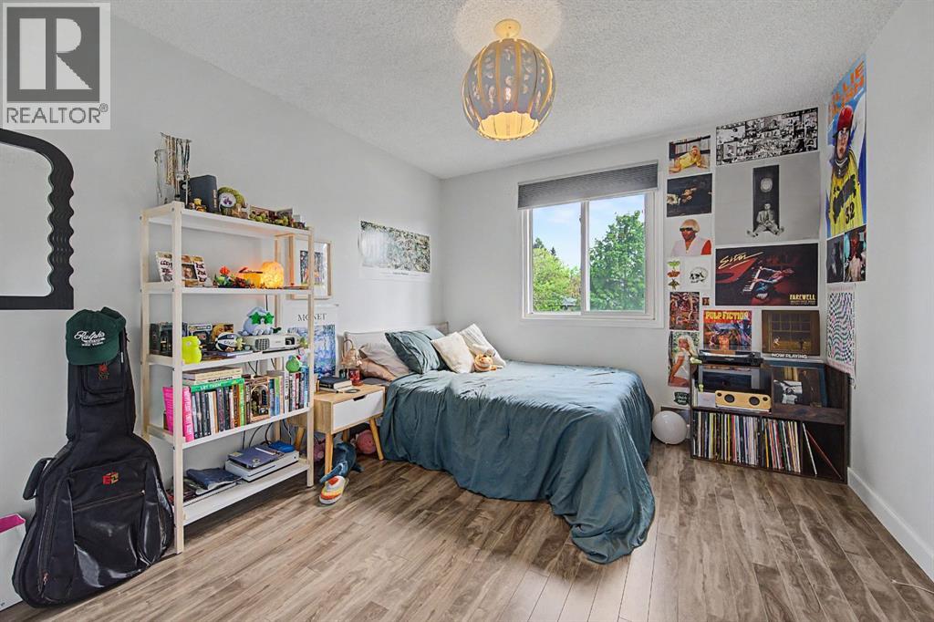 4405 33 Avenue SW - 22