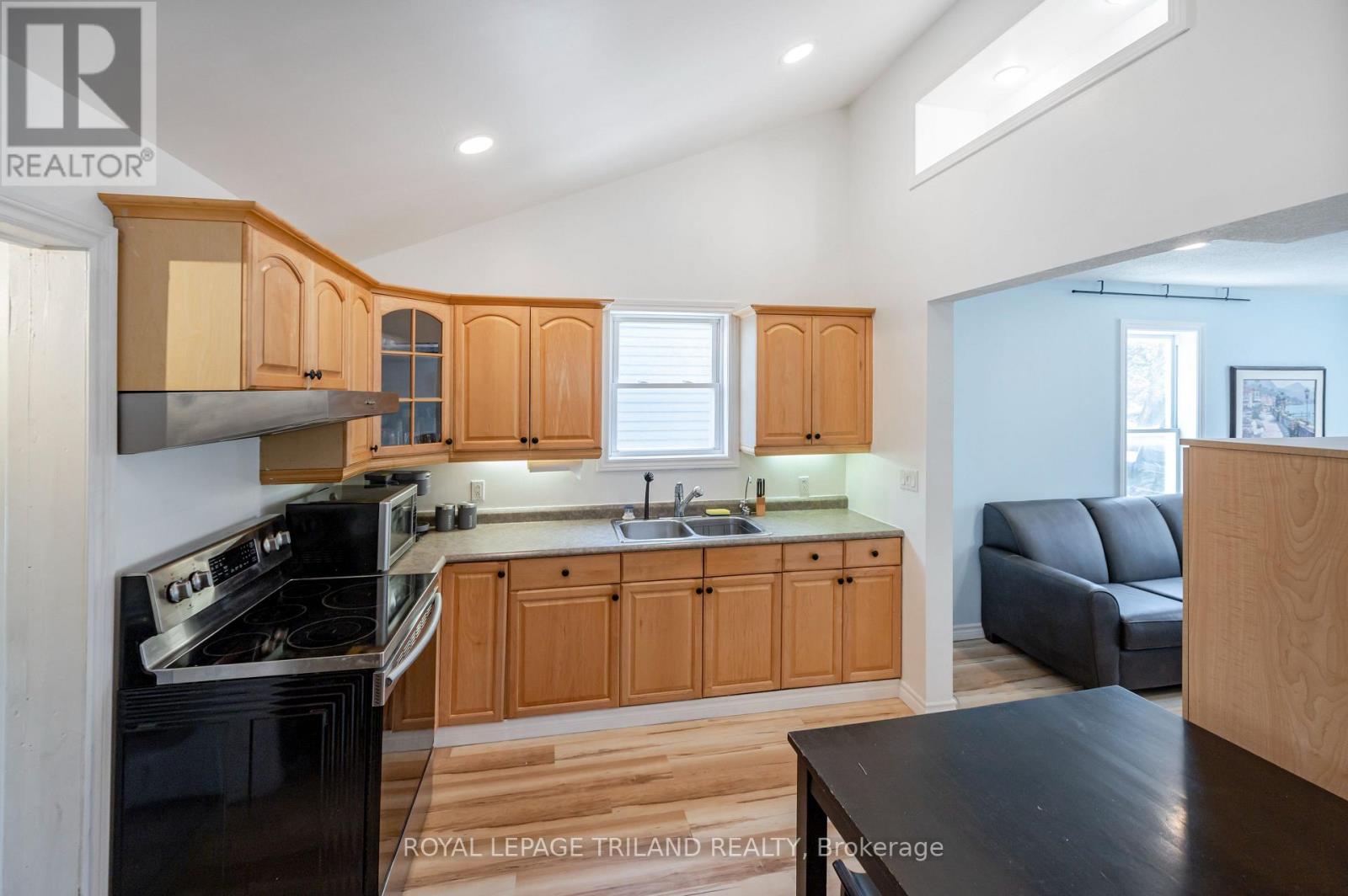 17 TRAFALGAR STREET - 11