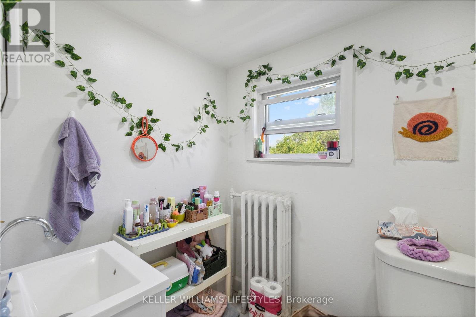 33 STATION STREET - 36