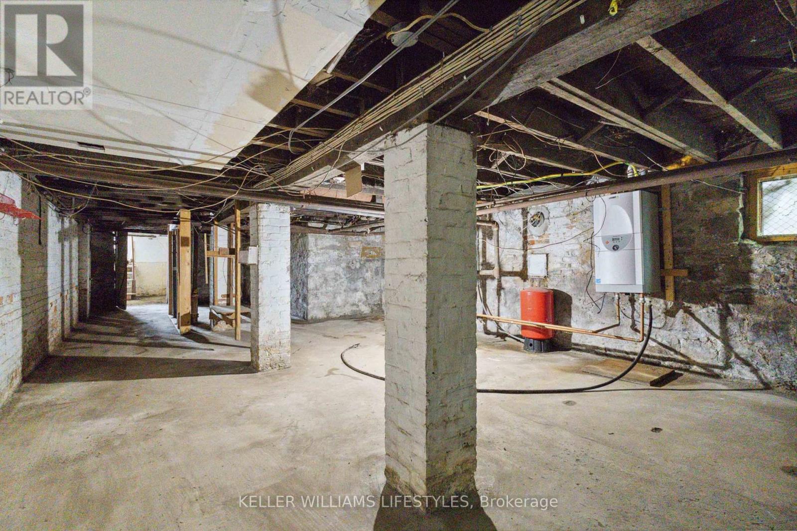 33 STATION STREET - 42