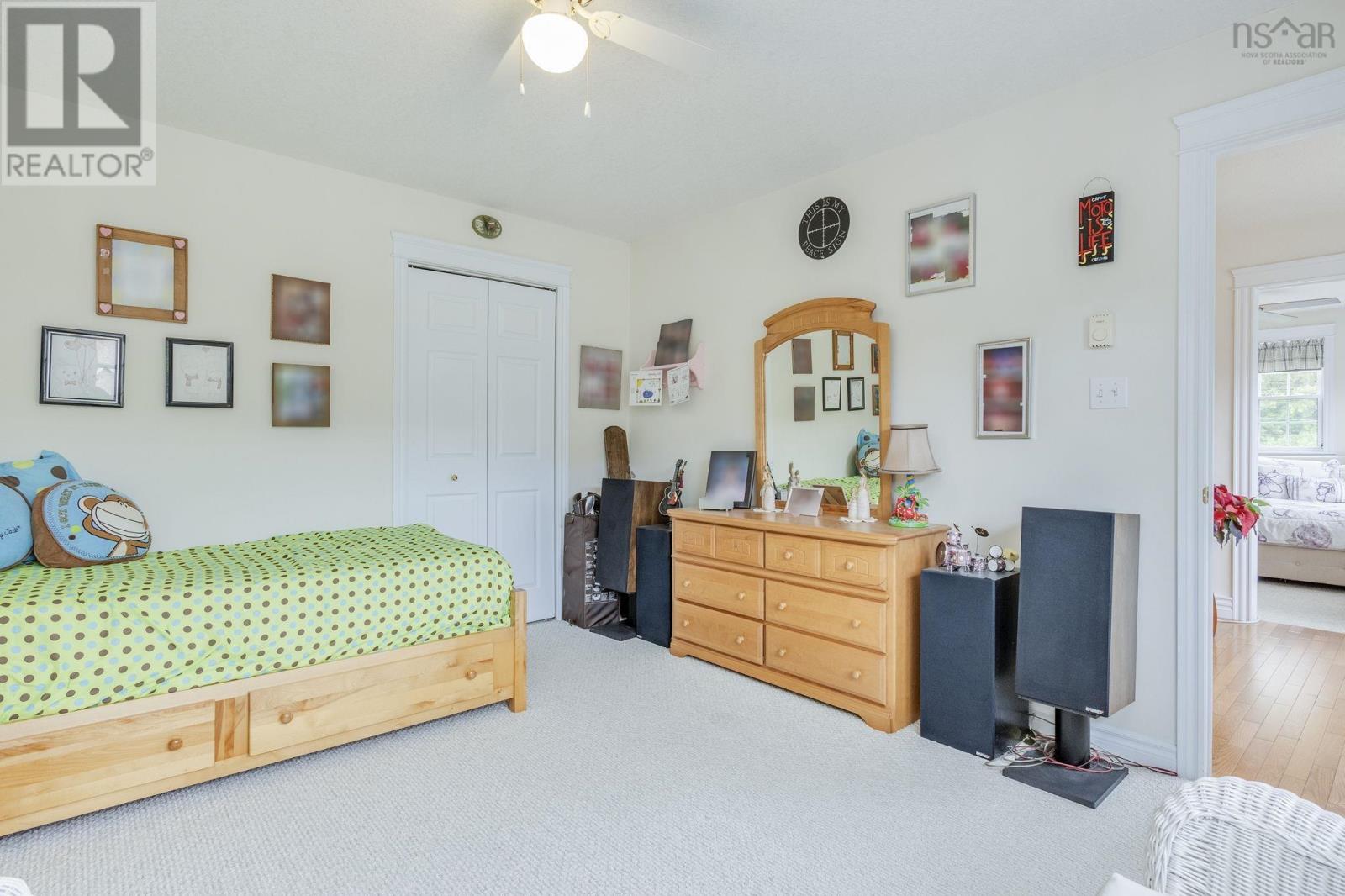 4 Laurel Street - 32