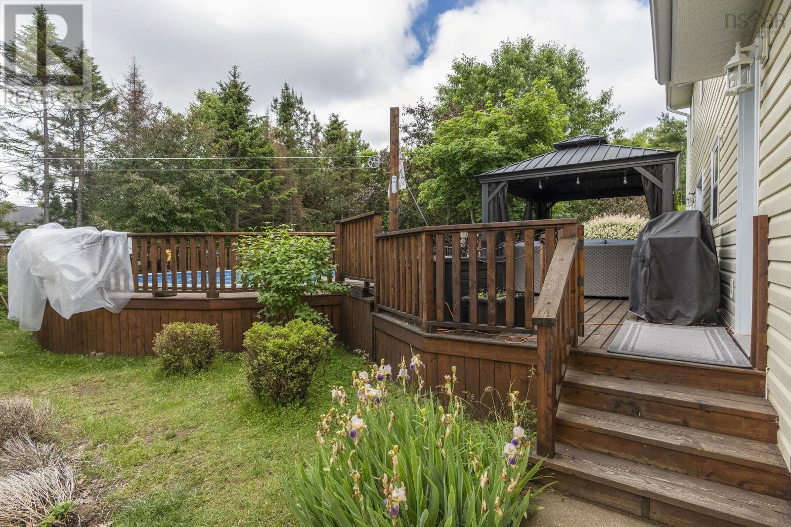4 Laurel Street - 38