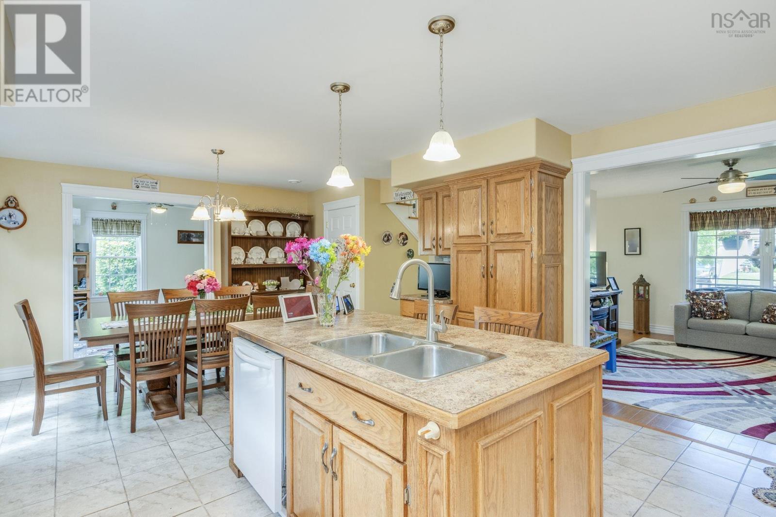 4 Laurel Street - 11