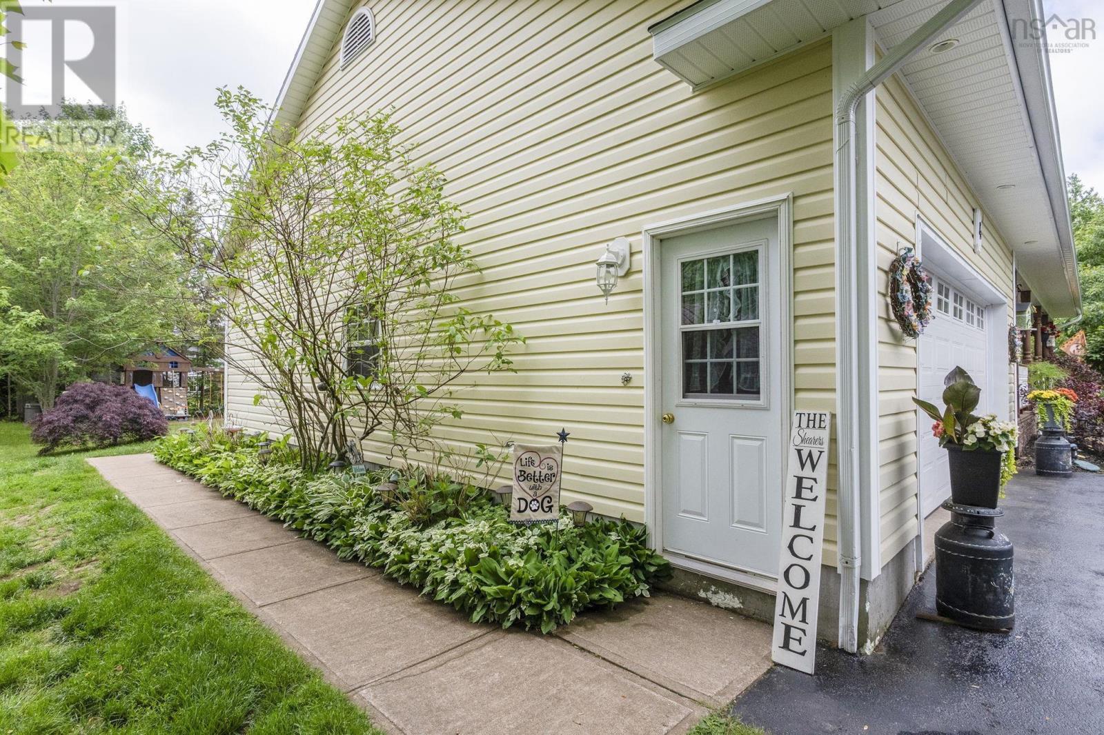 4 Laurel Street - 37