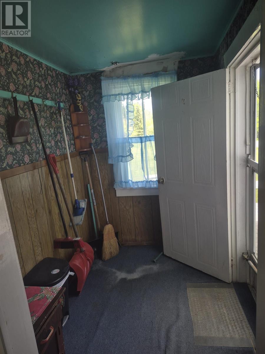 2953 Cornwall Road - 13