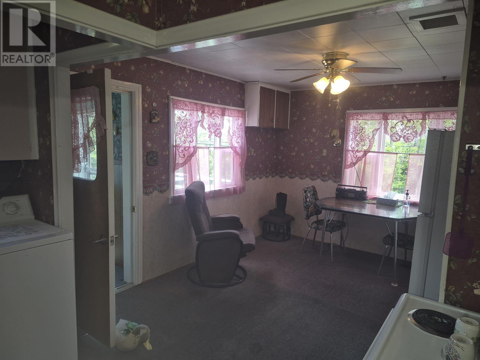2953 Cornwall Road - 20