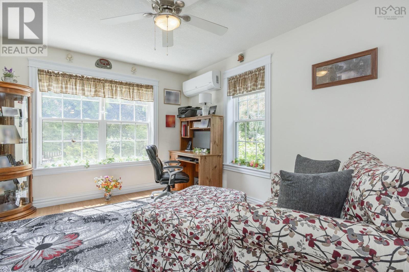 4 Laurel Street - 8