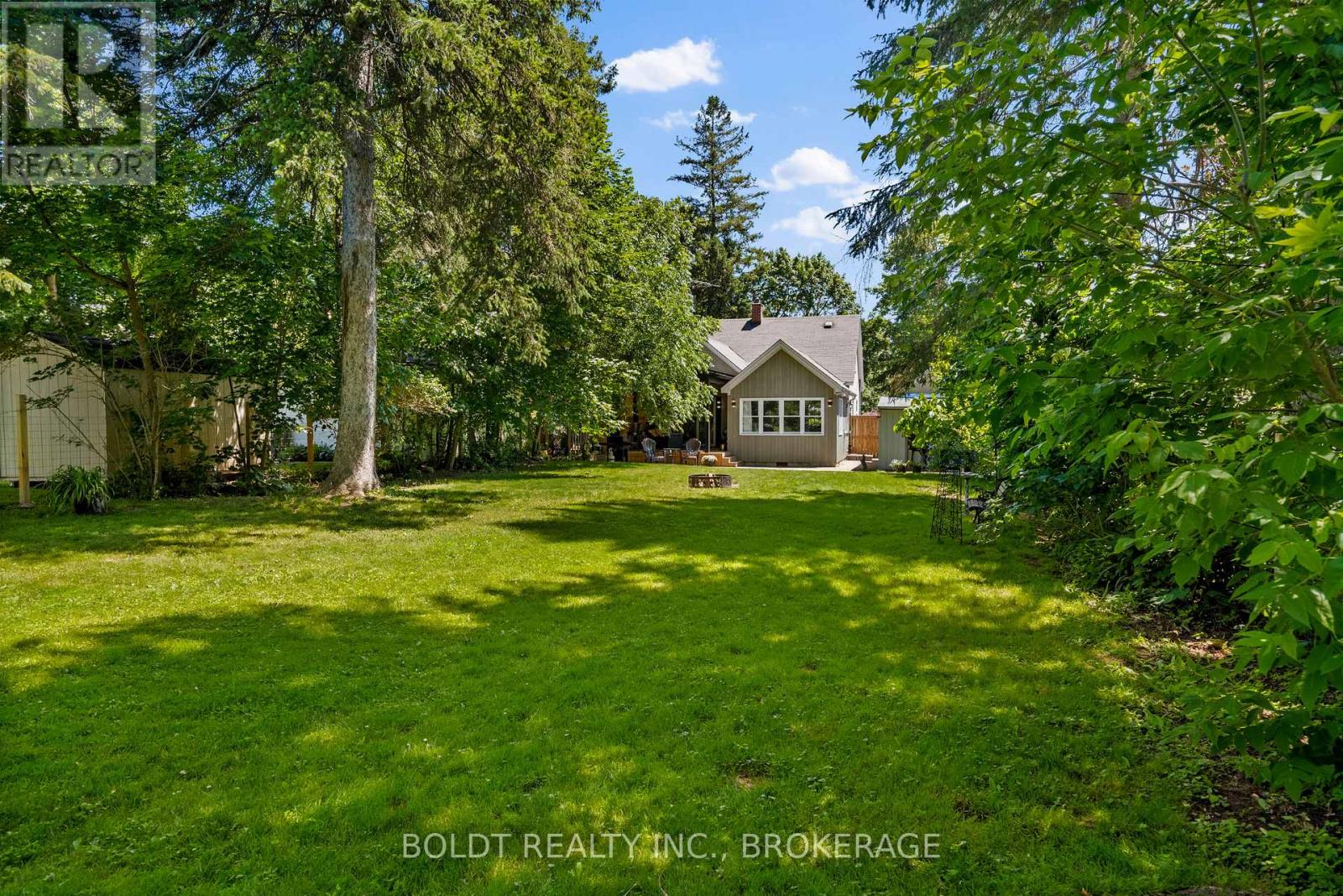 421 PROSPECT POINT ROAD N - 31