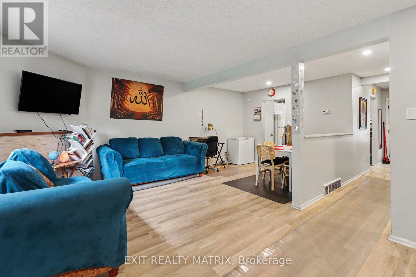 3 Bed, 2 Bath House for Sale in Ottawa – 3 – 1661 HERON ROAD, Ottawa – MLS# X13484676 - Image 7