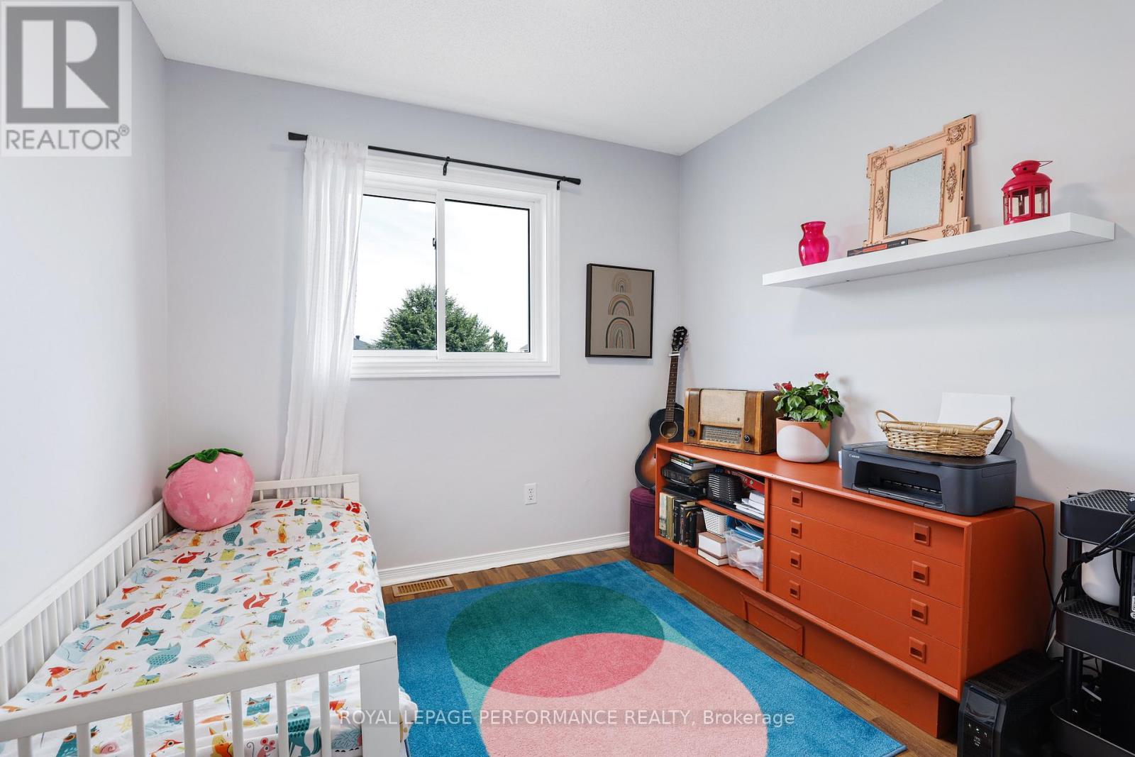 1080 Des Pins Avenue
