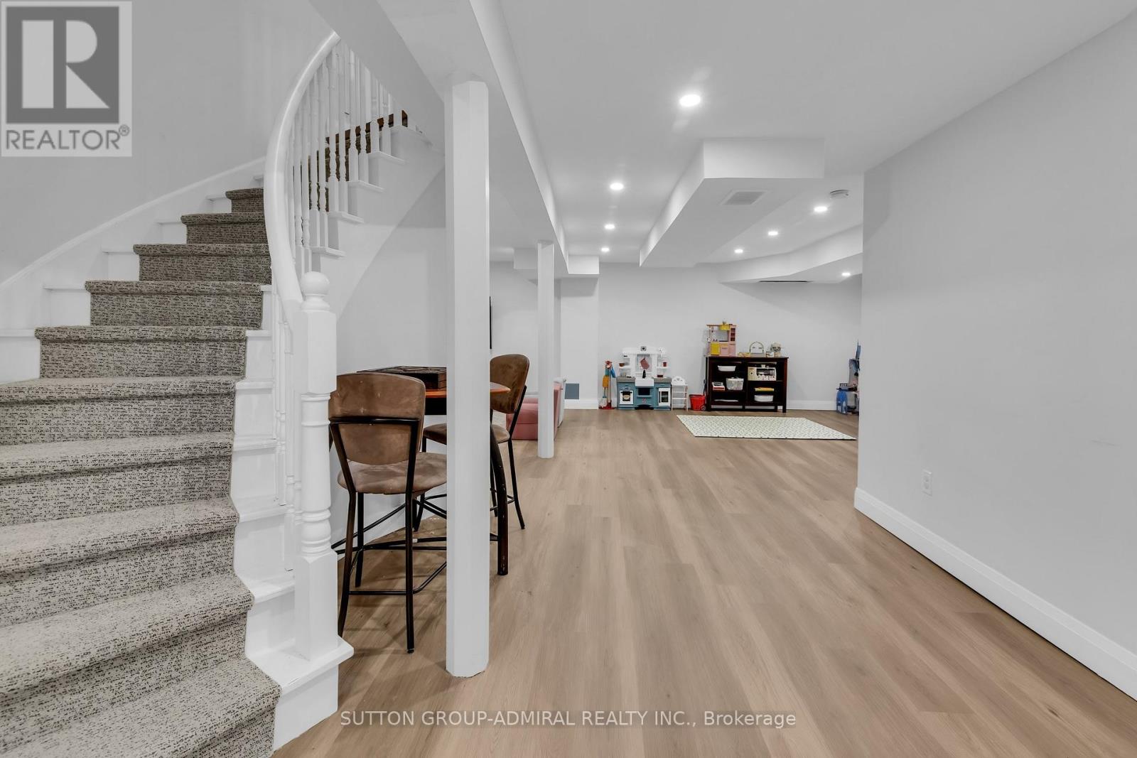253 CHARLTON AVENUE - 24