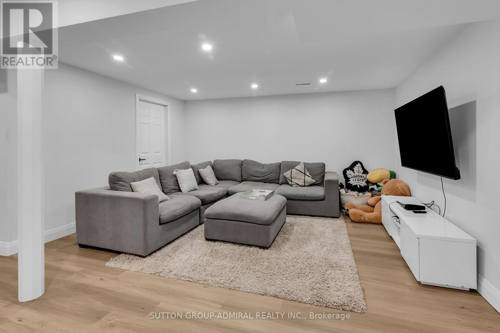 253 CHARLTON AVENUE - 26