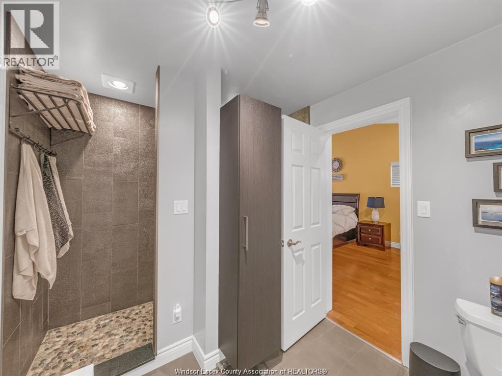4278 CASGRAIN DRIVE - 18