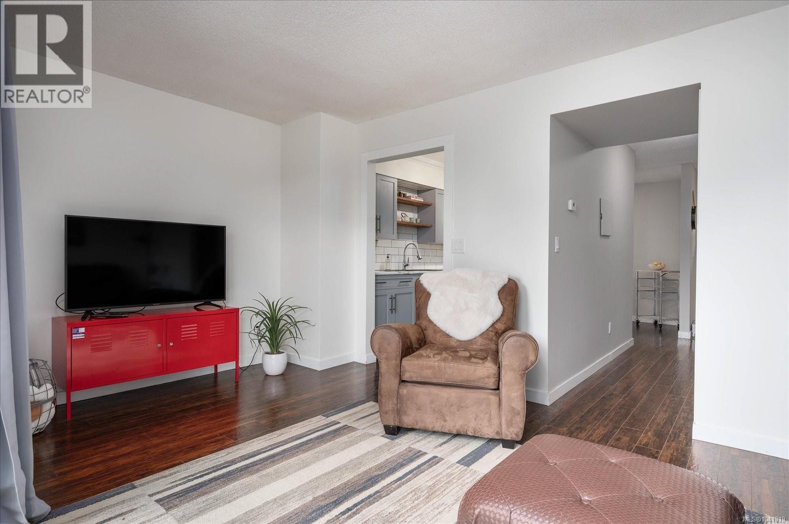 #55 855 Howard Ave - 4