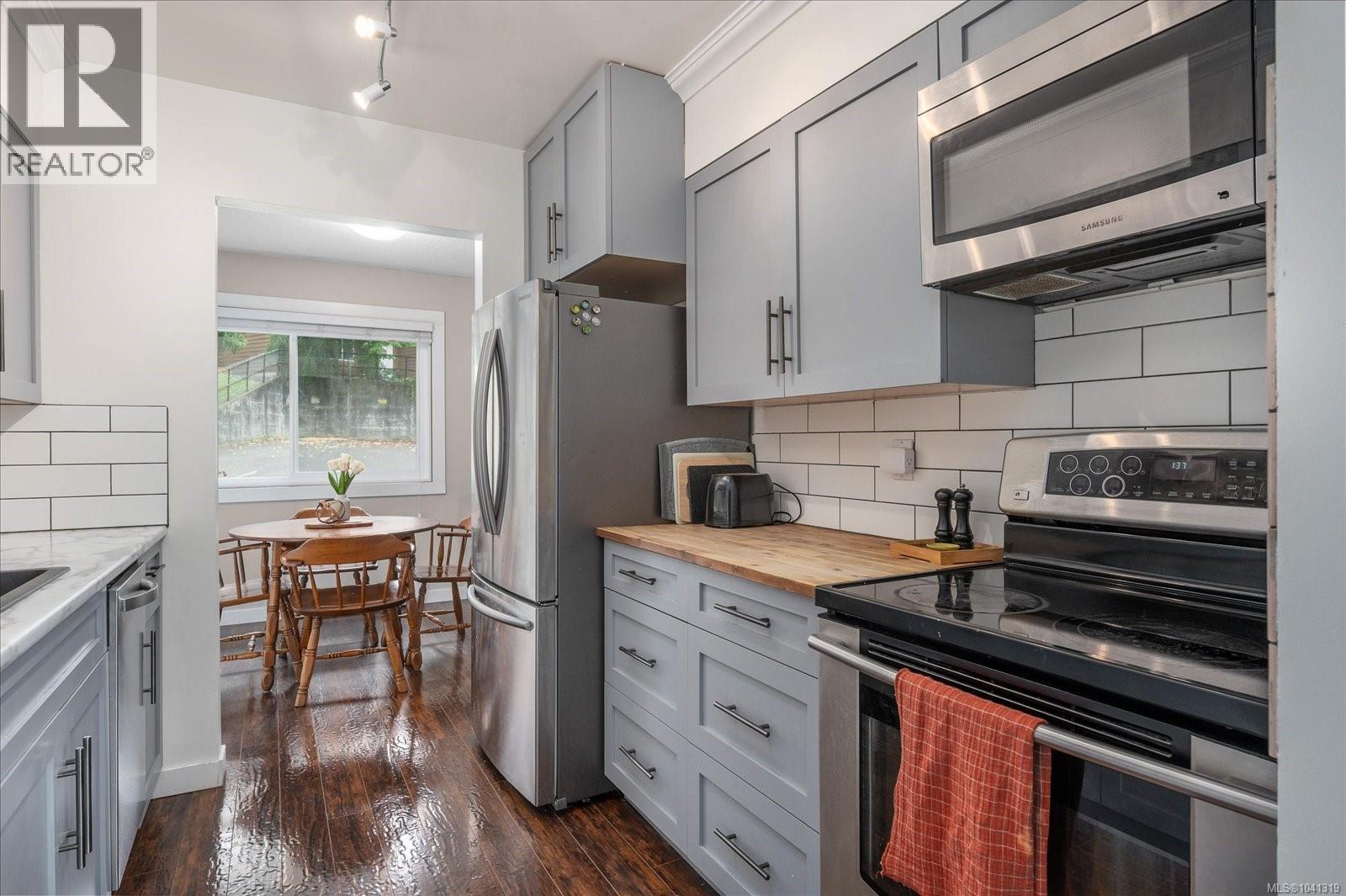 #55 855 Howard Ave - 8