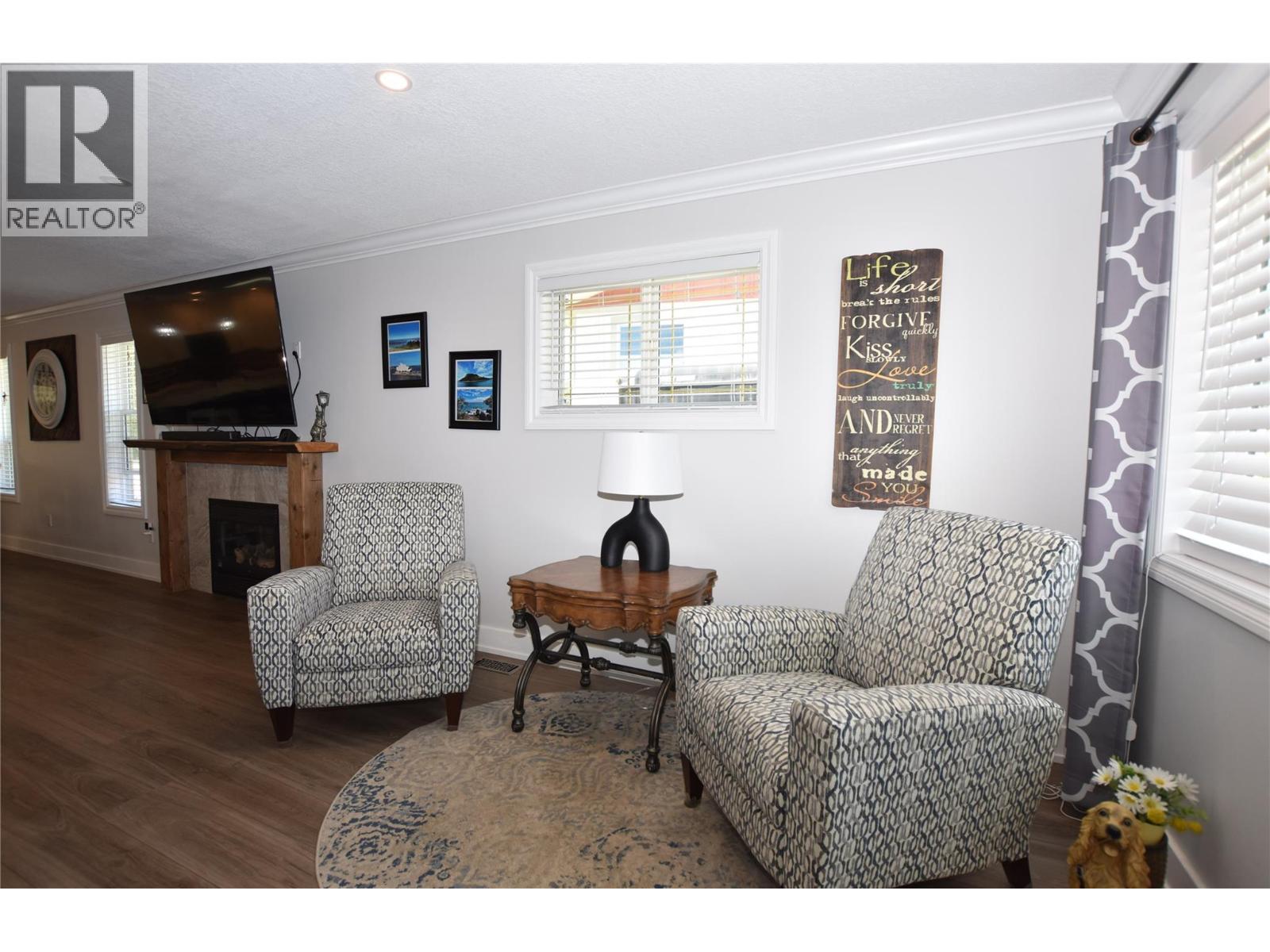 562 Meadowlark Avenue - 9