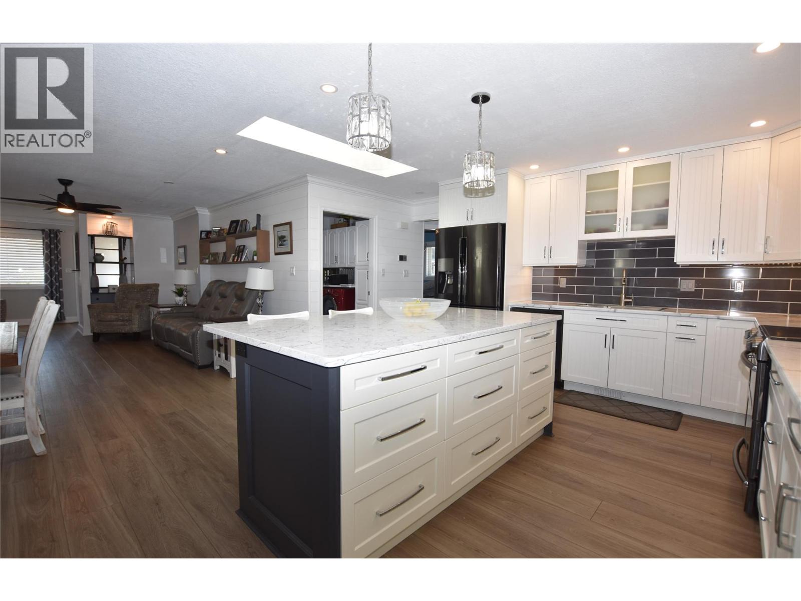 562 Meadowlark Avenue - 16