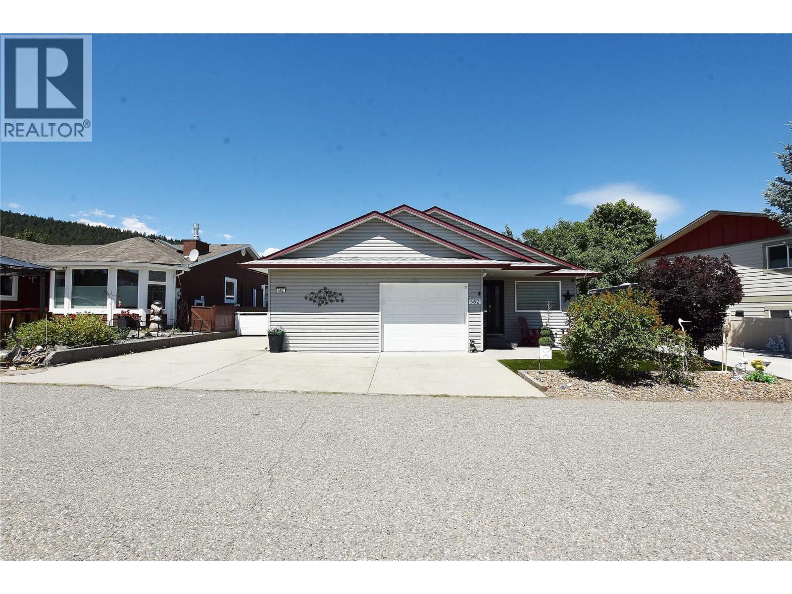 562 Meadowlark Avenue - 2