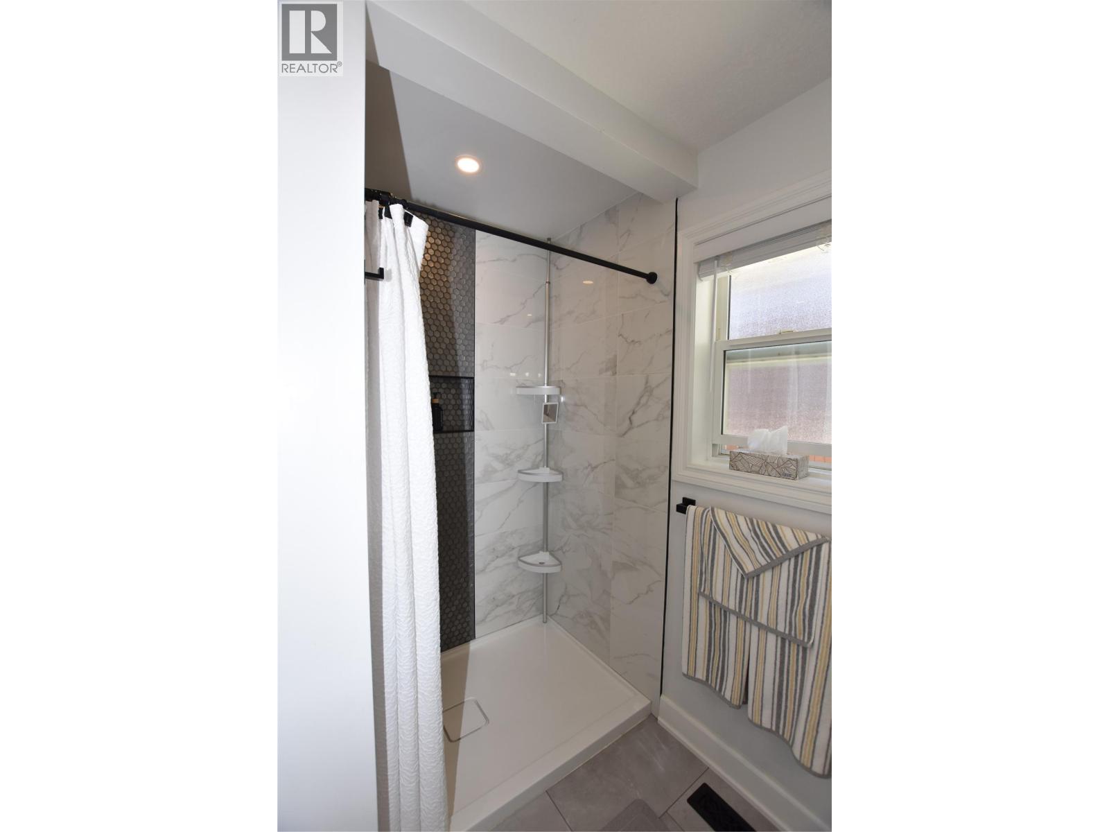 562 Meadowlark Avenue - 29