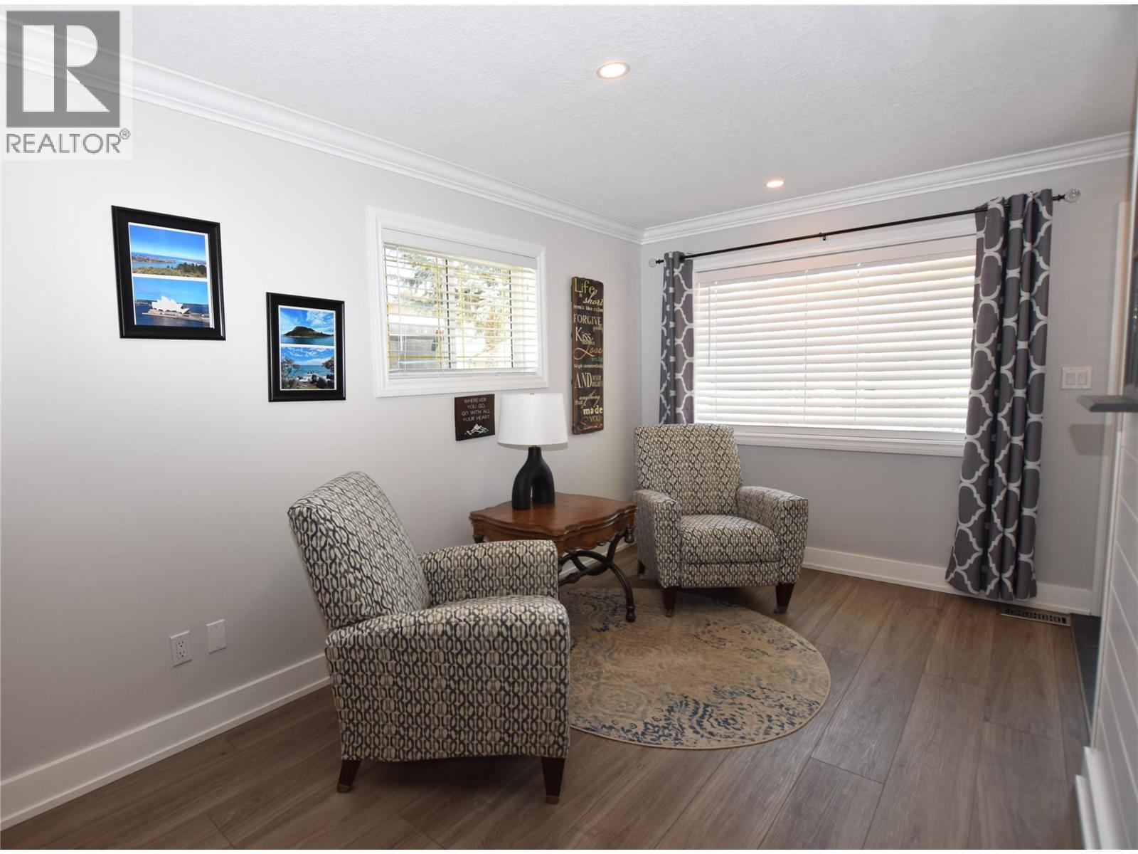 562 Meadowlark Avenue - 10