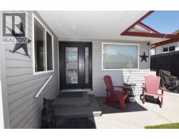 Primary Bedroom - 562 Meadowlark Avenue, Vernon, BC V1H2A1 Photo 6