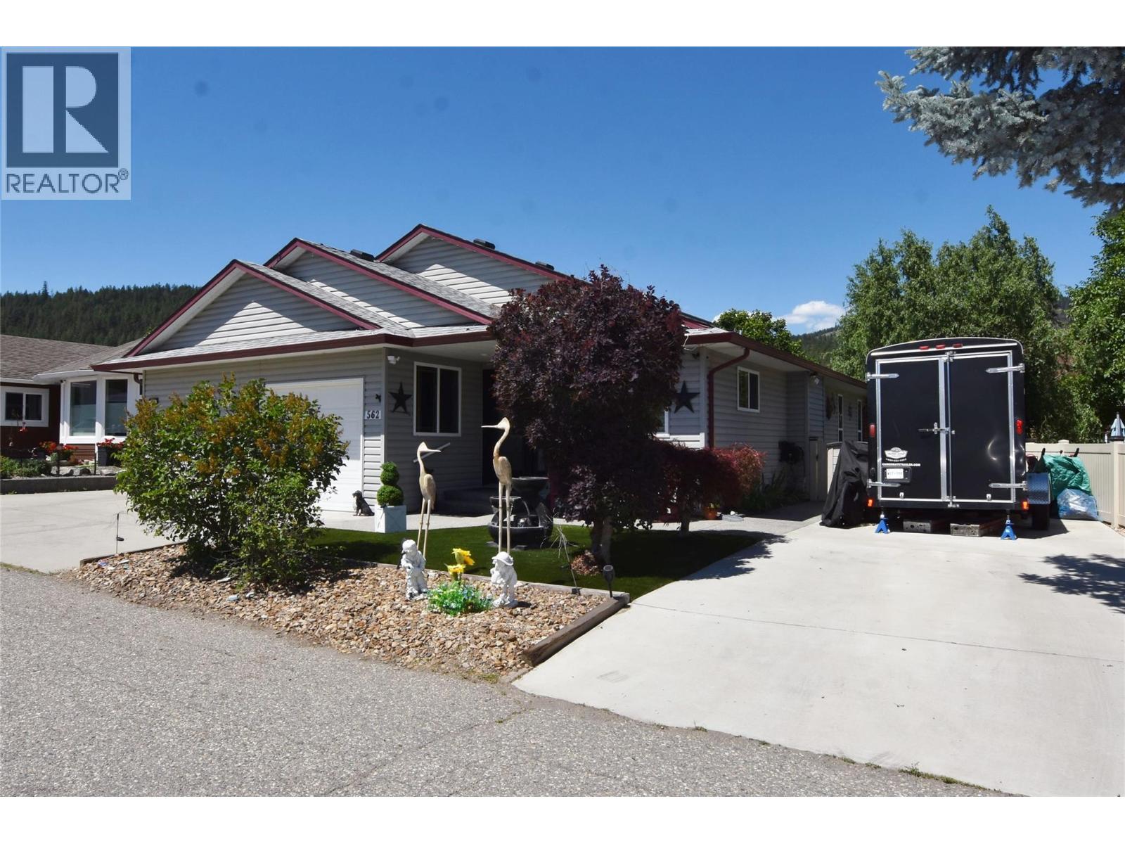 562 Meadowlark Avenue - 1