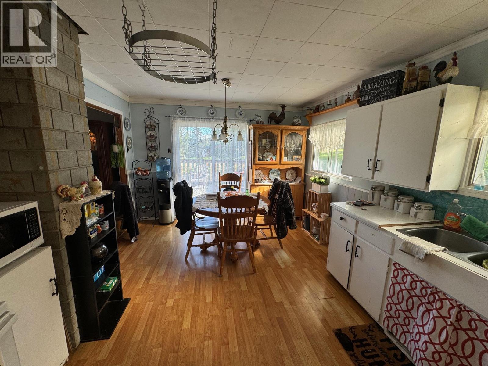 508 HARLOW MOORE Drive, Merritt — photo 3