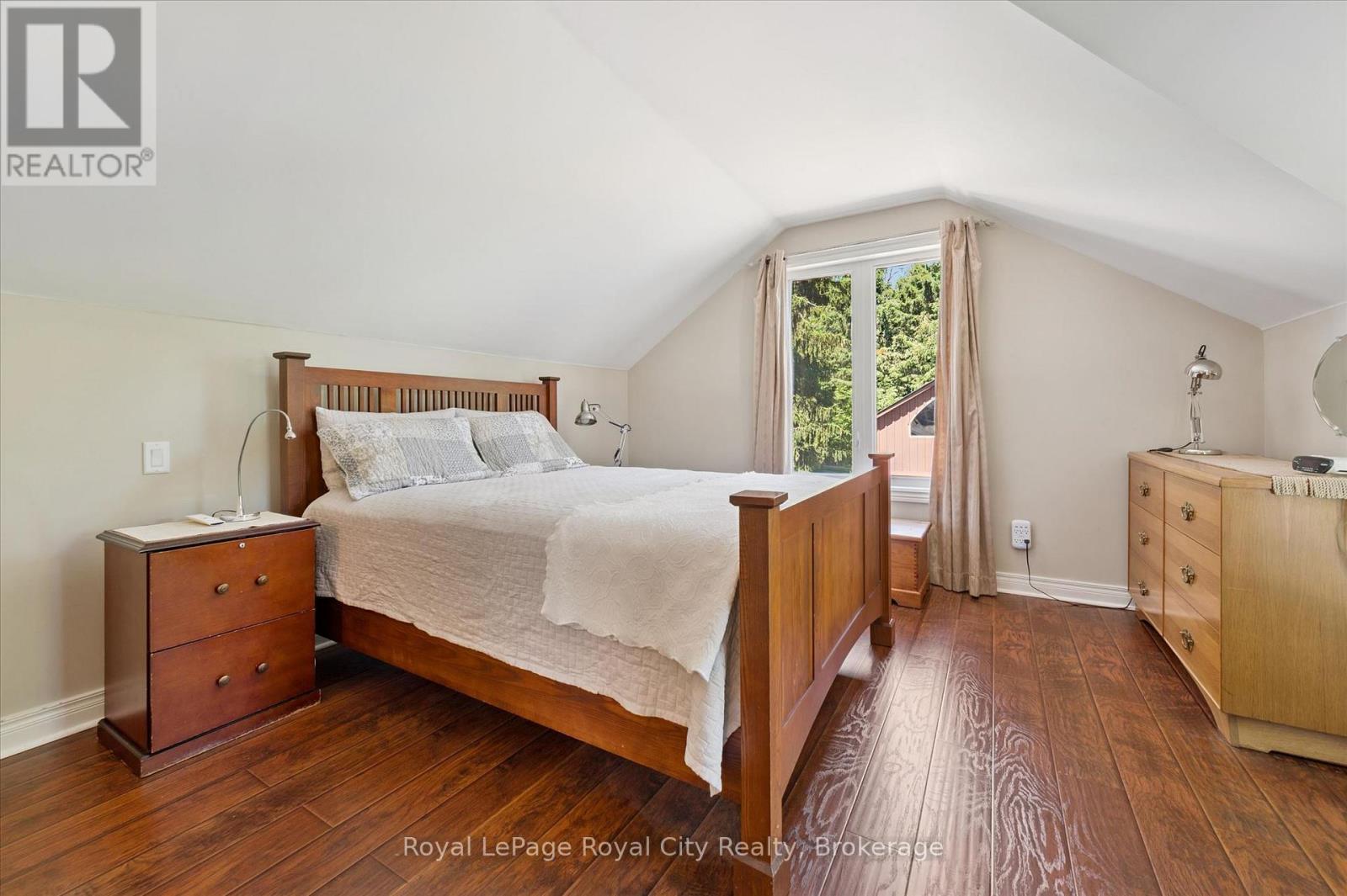 33 NORTH BROADWAY STREET - 21