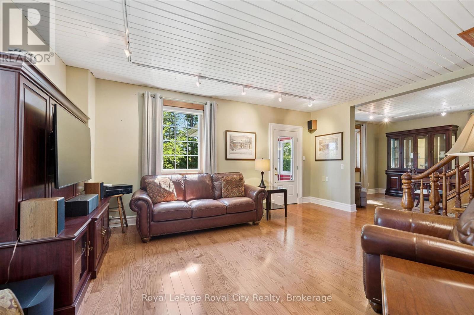 33 NORTH BROADWAY STREET - 6