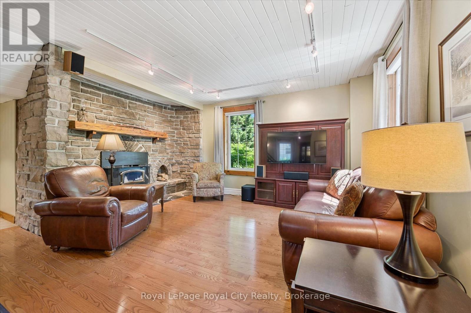 33 NORTH BROADWAY STREET - 7