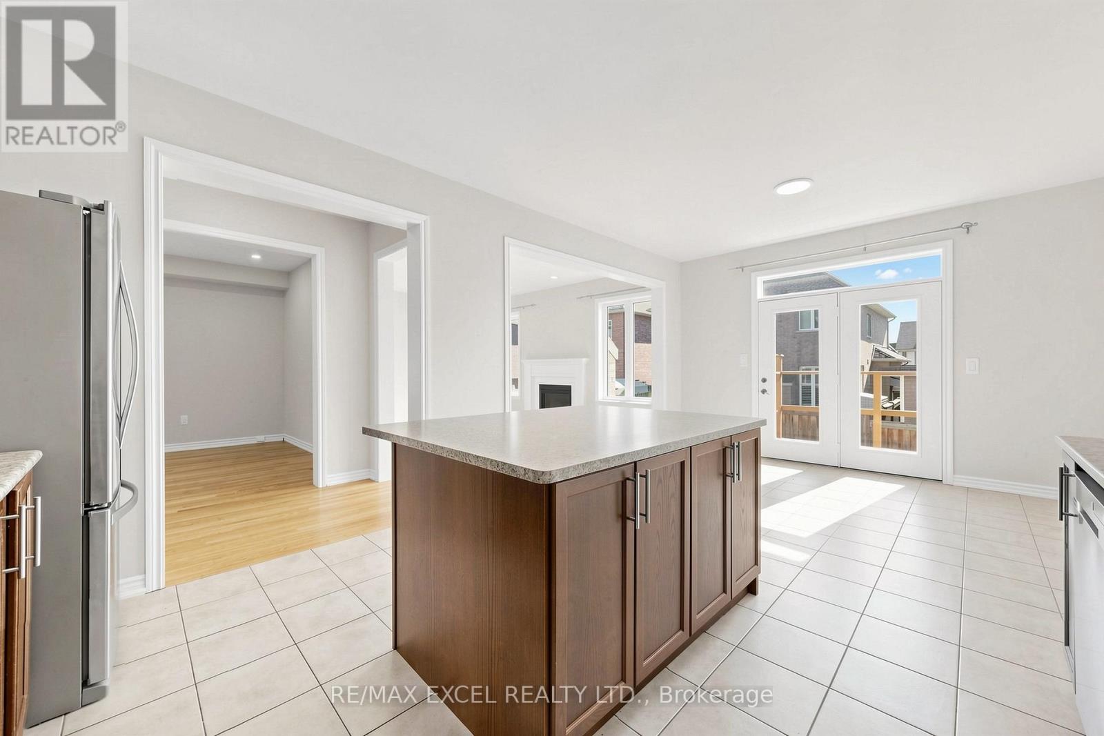 29 BAMBURG STREET N - 15