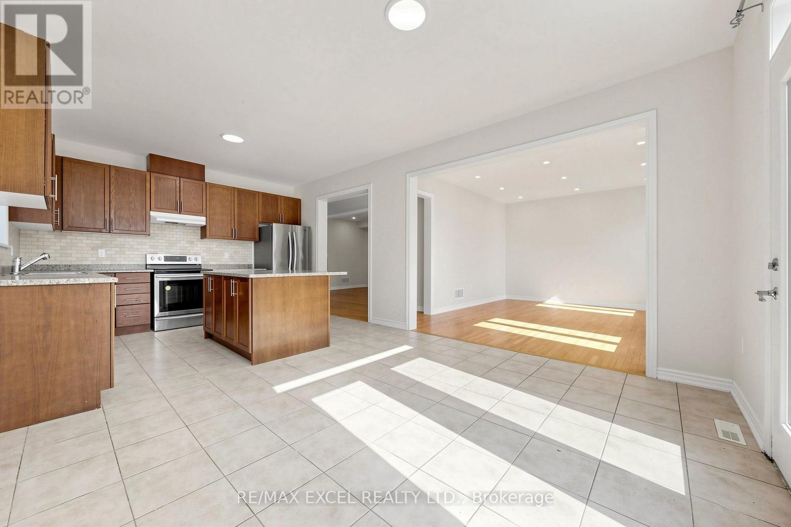 29 BAMBURG STREET N - 11