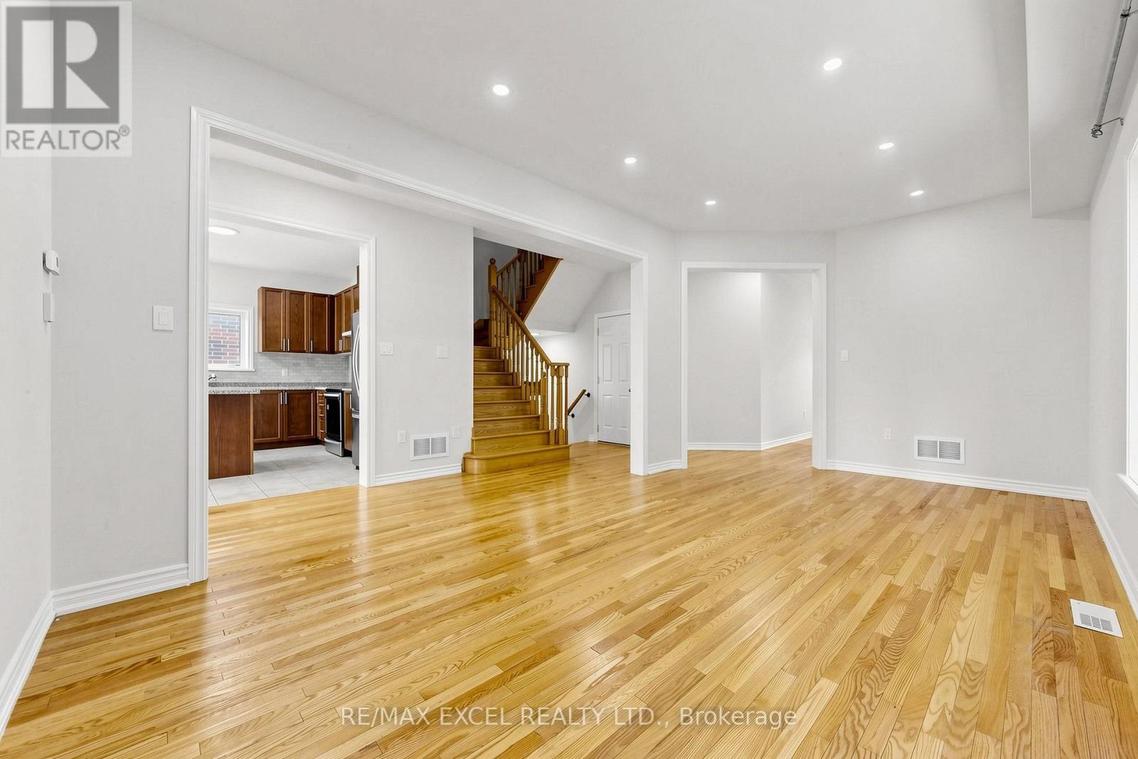 29 BAMBURG STREET N - 6