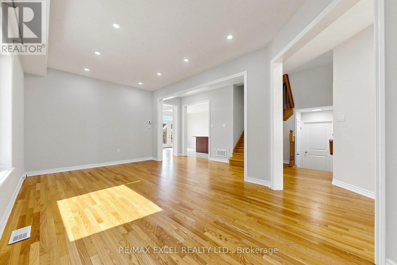 29 BAMBURG STREET N - 5
