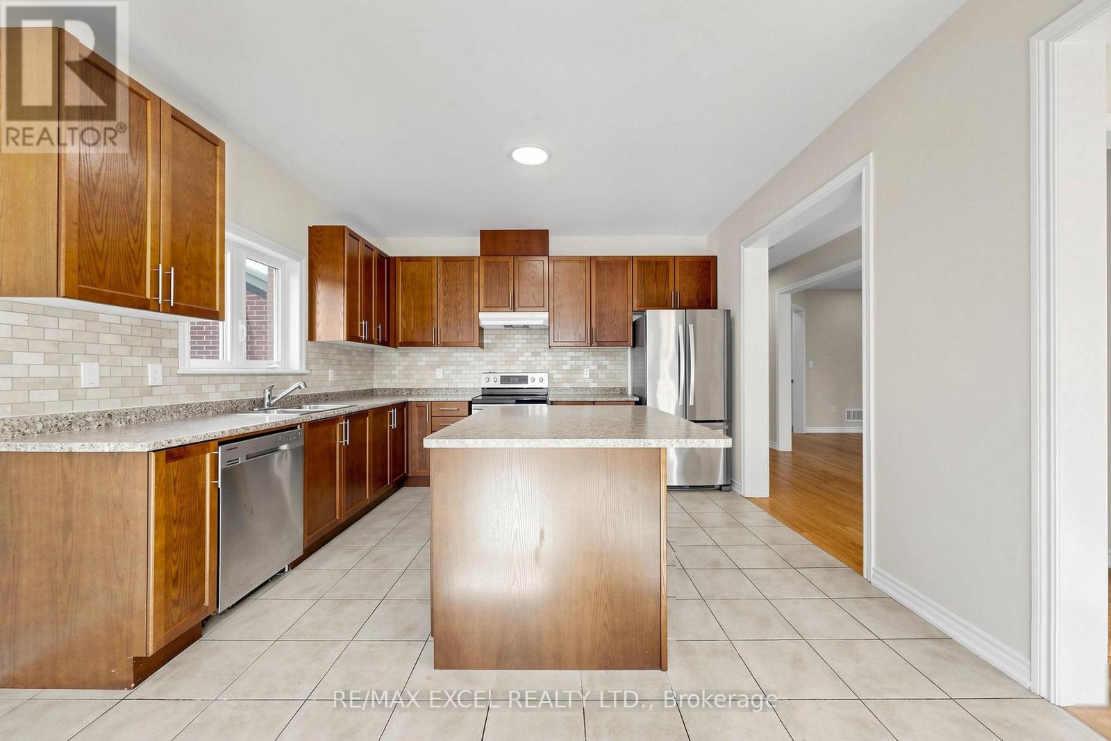 29 BAMBURG STREET N - 12