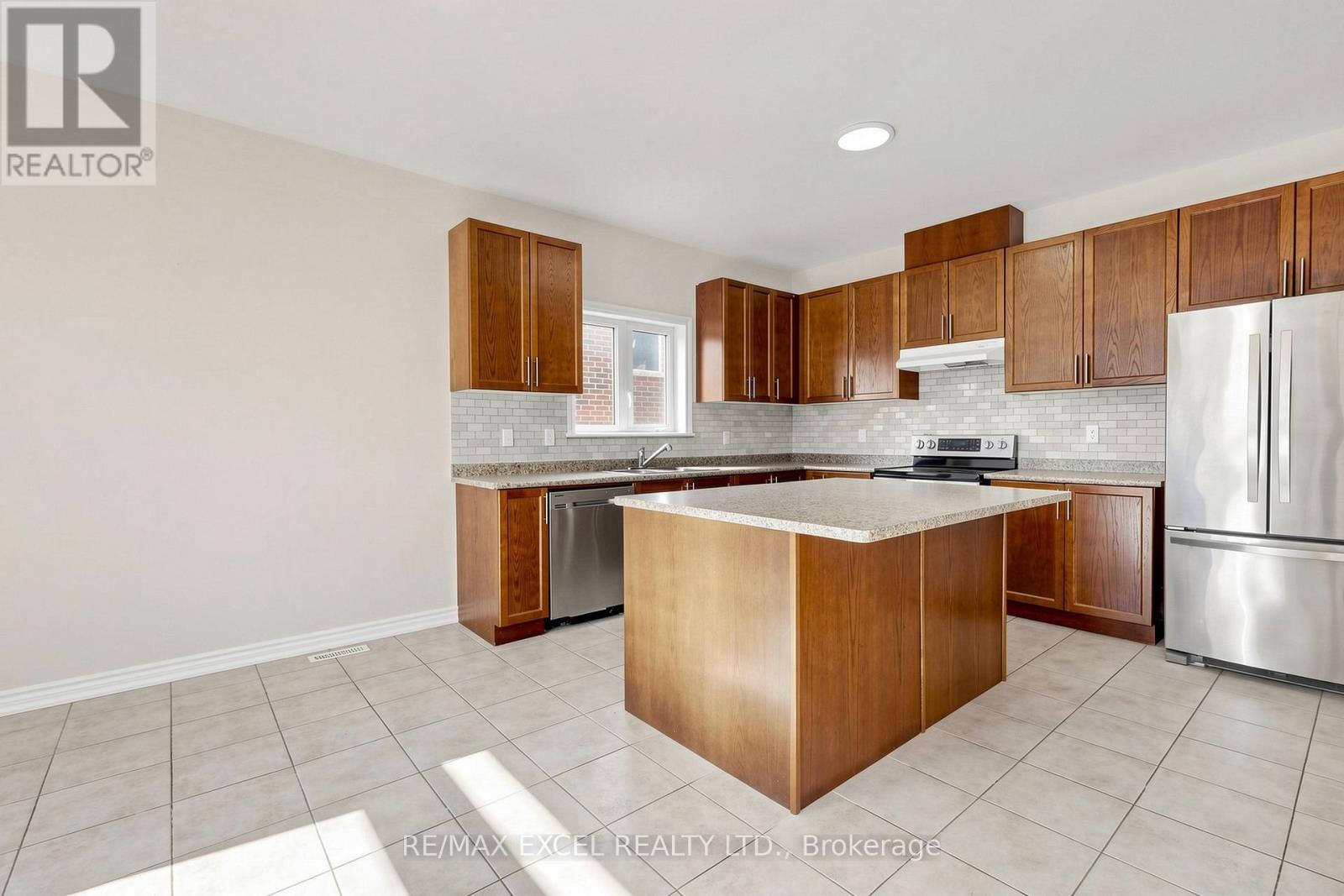 29 BAMBURG STREET N - 13