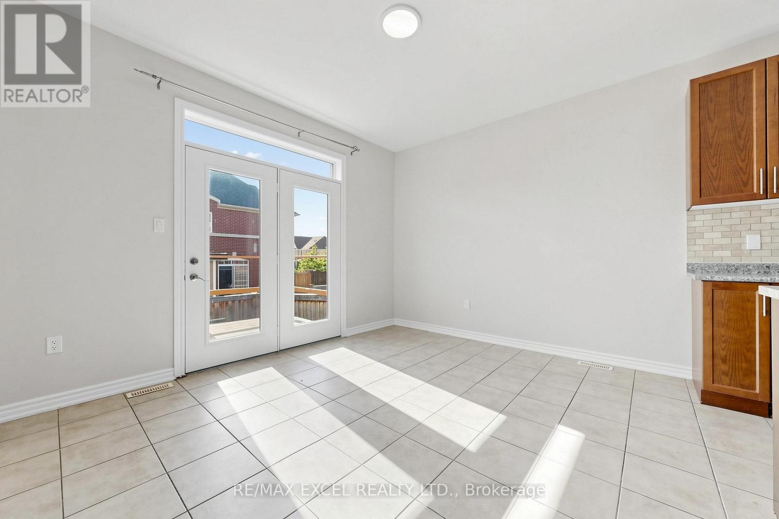 29 BAMBURG STREET N - 9