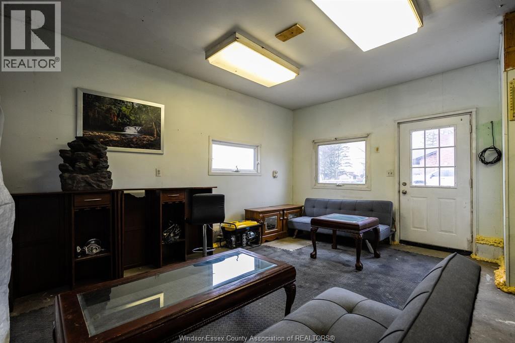 672 Talbot ROAD - 35
