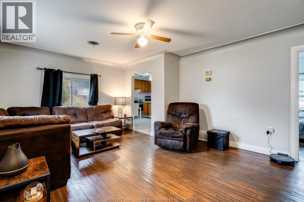 672 Talbot ROAD - 3