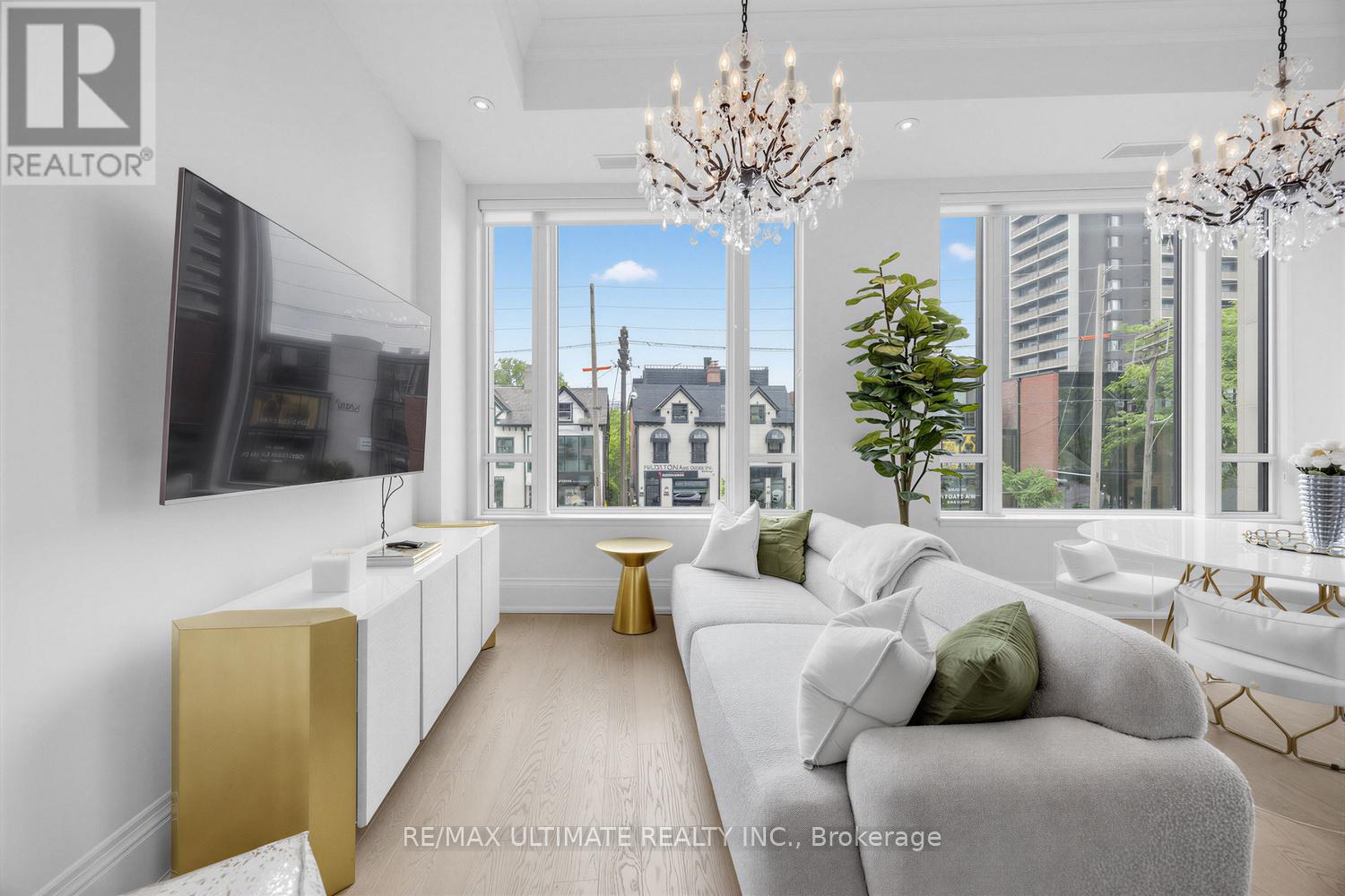 #202 133 HAZELTON AVENUE - 20