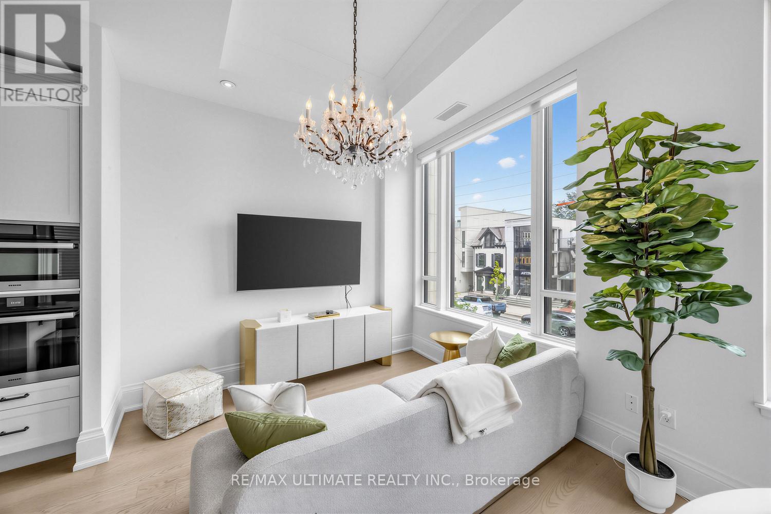 #202 133 HAZELTON AVENUE - 21