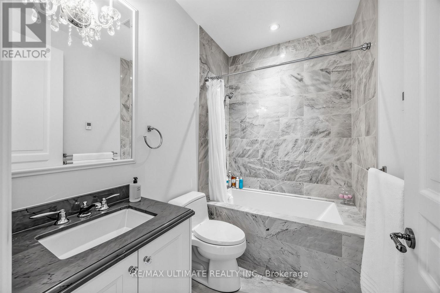 #202 133 HAZELTON AVENUE - 27