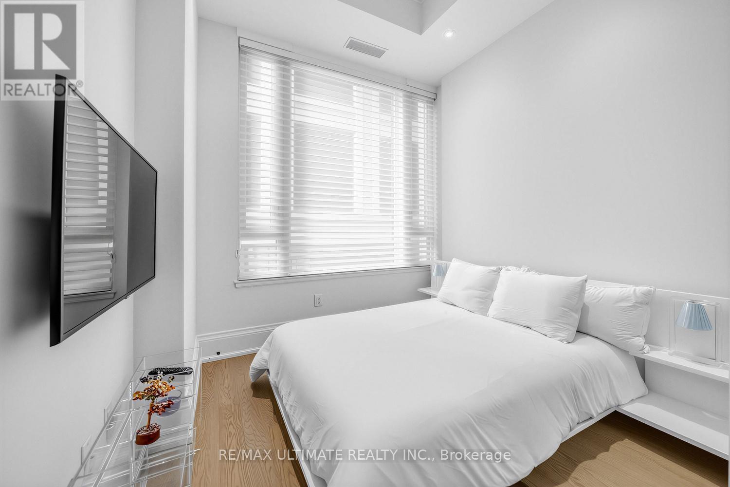 #202 133 HAZELTON AVENUE - 28