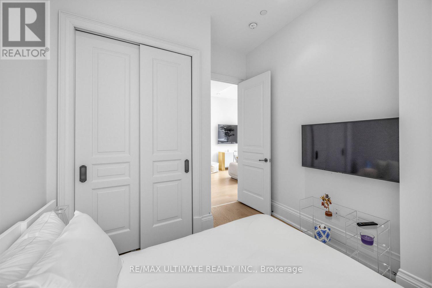 #202 133 HAZELTON AVENUE - 29