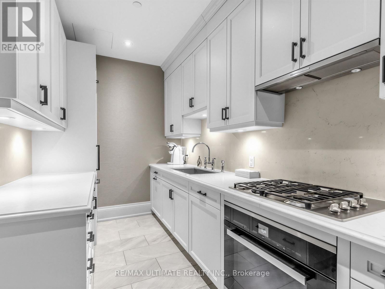 #202 133 HAZELTON AVENUE - 38