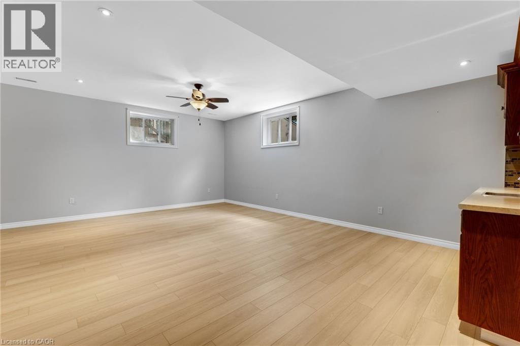28 MAPLEWOOD Court - 32
