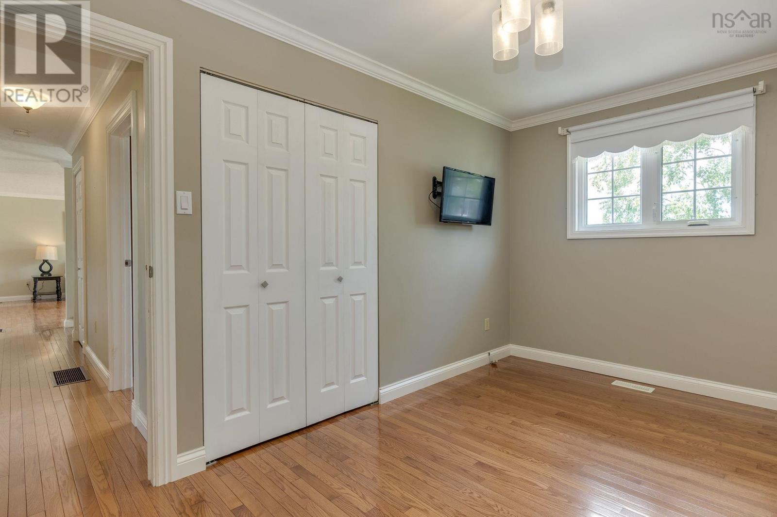 Property 26 of 38 of 28 Eastwood Court