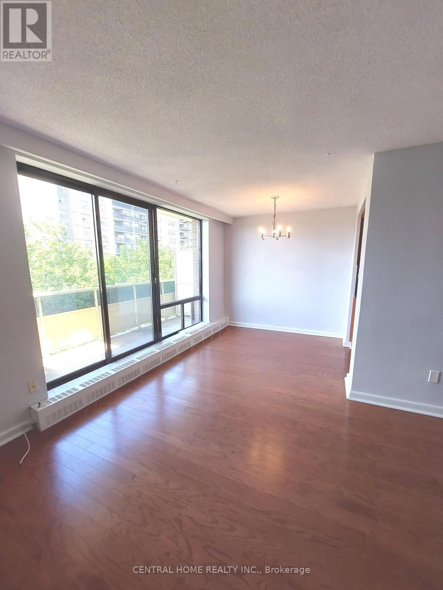 #504 921 MIDLAND AVENUE - 7