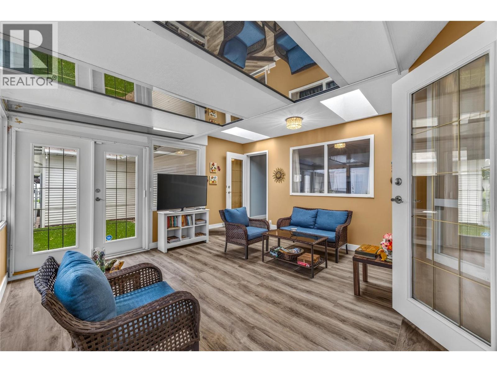 #102 649 Latimer Street - 10